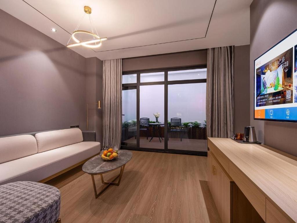 Ji Hotel Shanghai Hongqiao Gubei Fortune Center Exterior photo